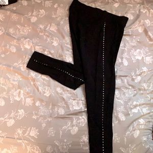 Brand new never worn torrid leggings silver beads on the side.